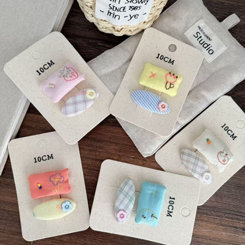 新款韩版甜美抱枕发夹少女纽扣珠珠掰掰夹布艺儿童碎发刘海夹 - 图1