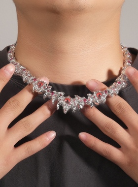 【SASIOVERLXRD】同款夸张尖刺寄生红眼睛荆棘实心镶钻嘻哈项链男