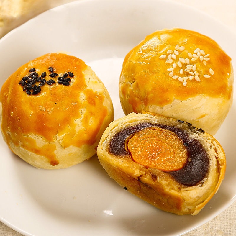 蛋黄酥红豆味雪媚娘网红传统糕点心小吃早餐办公休闲零食整箱面包