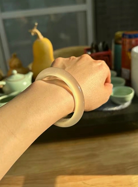 马达加斯加高冰玛瑙玉髓手镯女