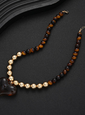 Cross-border amber heart-shaped pendant necklace跨境项链女士