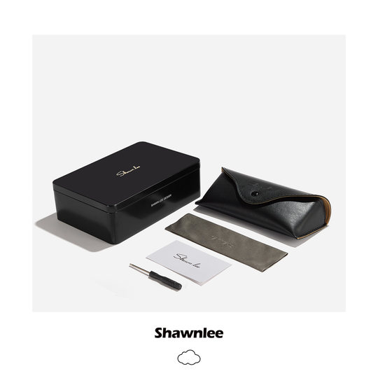 Shawnlee Xu Ruohan's same nerdy glasses frame