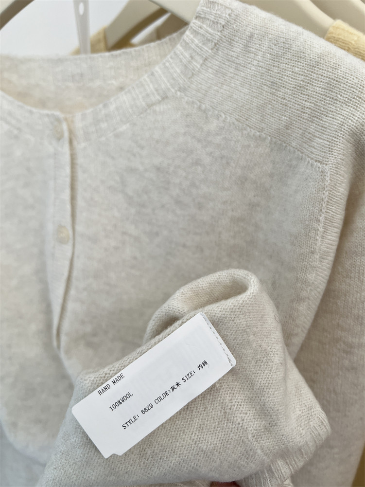 金属挂件无缝一体全羊毛开衫女2025秋冬新款韩版休闲宽松针织外套,淘宝优惠券,粉丝福利购,淘宝优惠卷