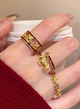 本命年红色珠子手链女轻奢高级感小马吊坠合金手串情人节新年礼物