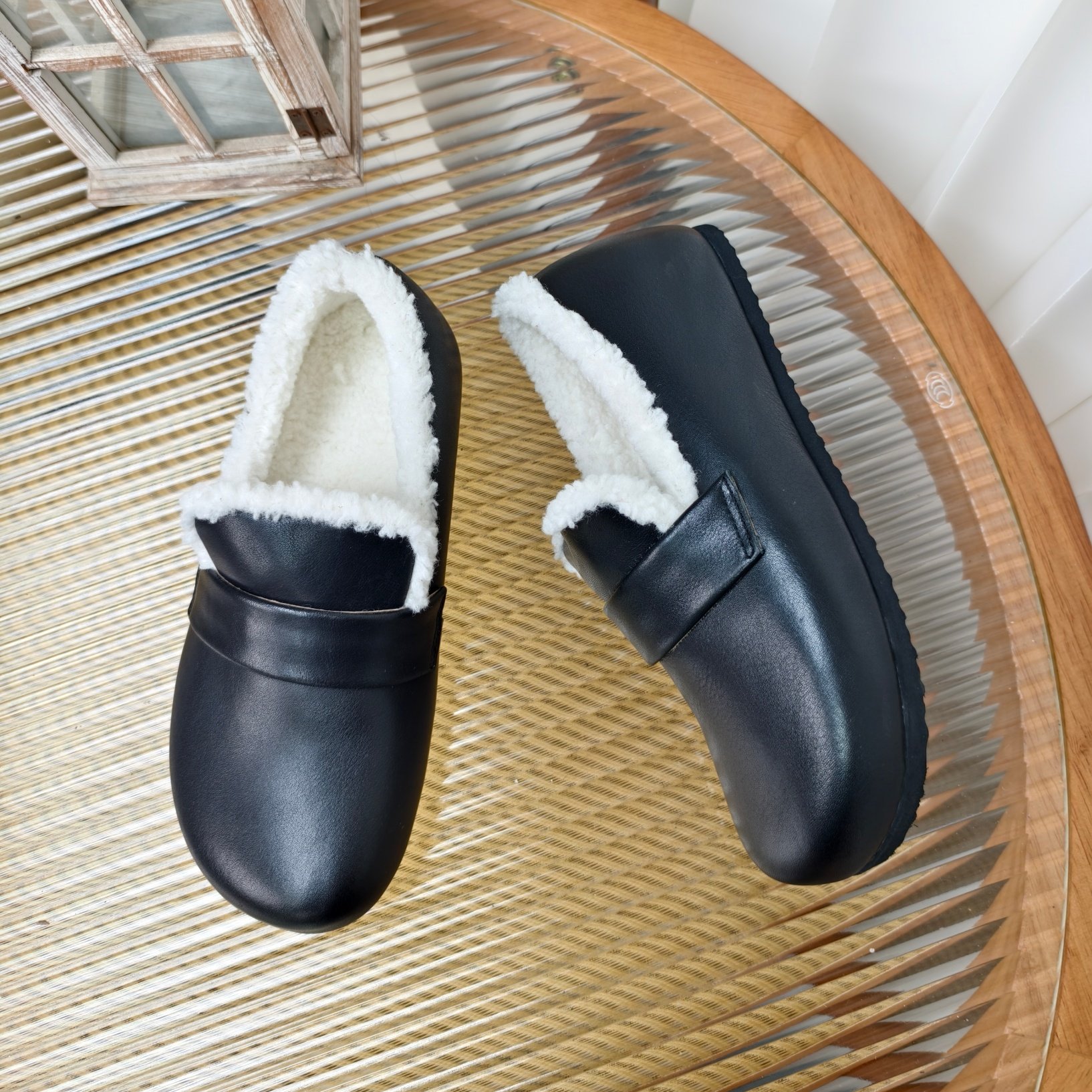 慢先森 2025新款真皮软底舒适羊羔绒圆头平底女博勃肯单鞋 323-18,淘宝优惠券,粉丝福利购,淘宝优惠卷