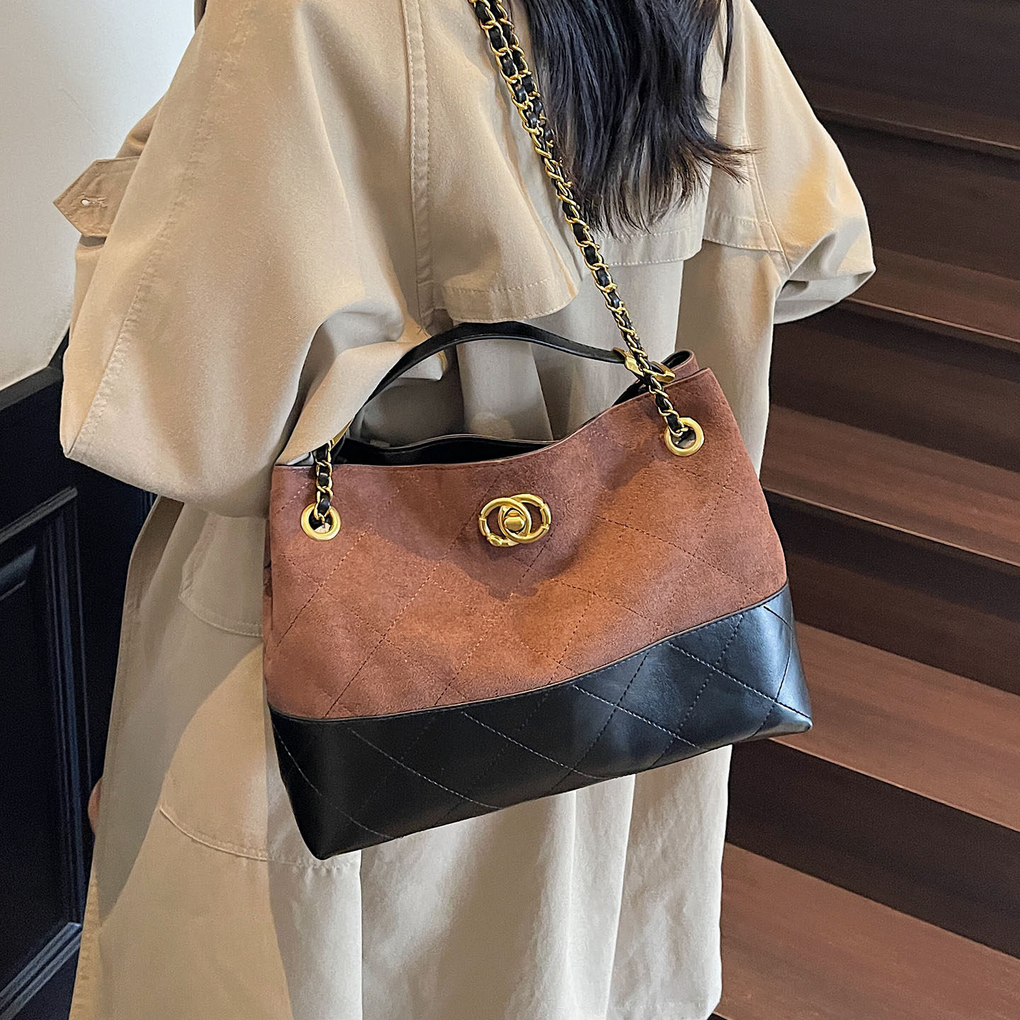 复古通勤大容量水桶包2025秋季新款百搭时尚潮上班外出单肩包,淘宝优惠券,粉丝福利购,淘宝优惠卷