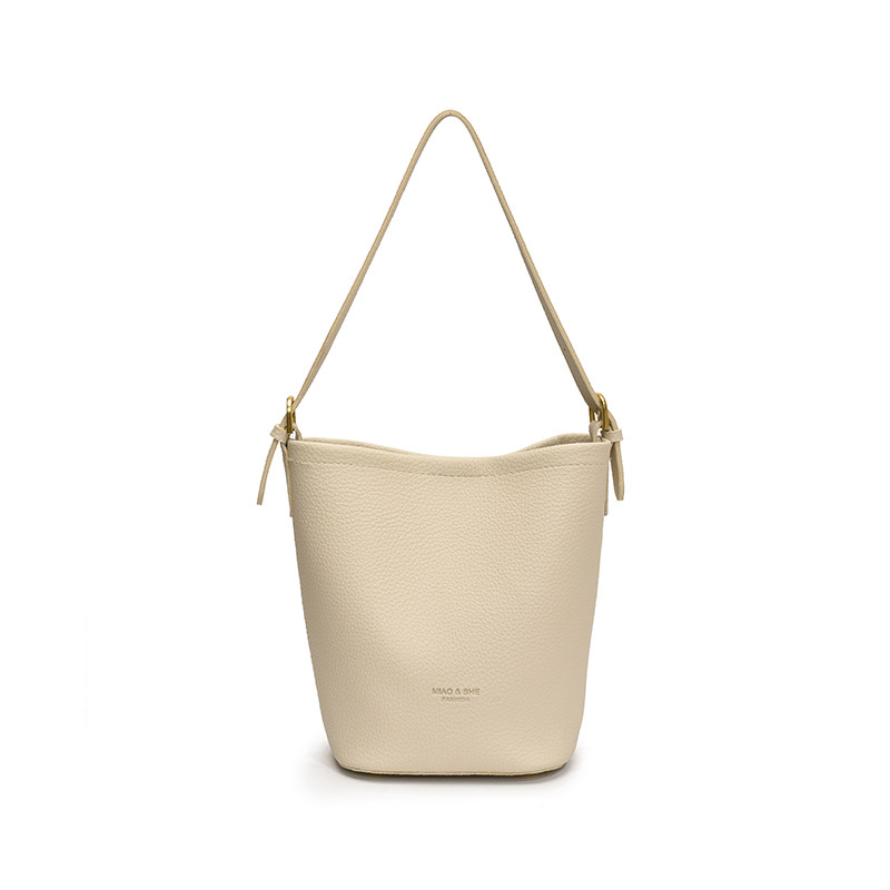 潮流休闲水桶包女韩版时尚腋下包2025新款小众简约百搭高级感女包,淘宝优惠券,粉丝福利购,淘宝优惠卷