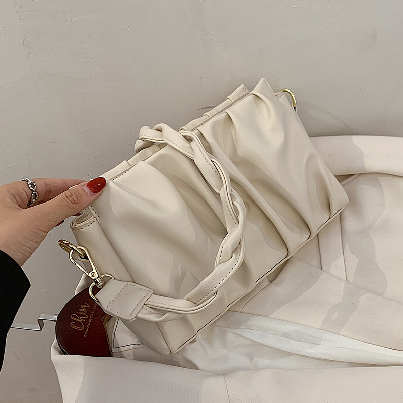 小众网红云朵包超火包包女2025新款潮韩版百搭单肩斜挎时尚小方包,淘宝优惠券,粉丝福利购,淘宝优惠卷