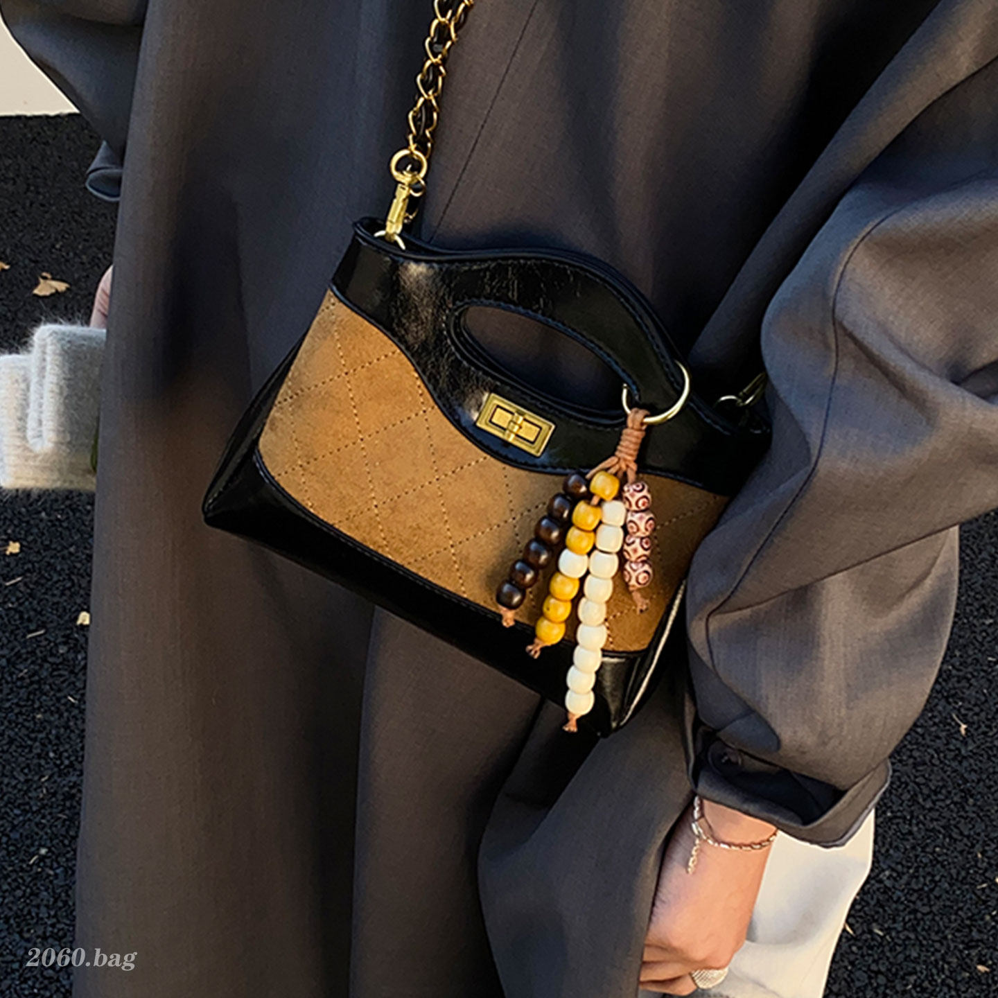 洋气时尚链条锁扣精致菱格百搭精致气质2025秋冬单肩斜挎水桶包,淘宝优惠券,粉丝福利购,淘宝优惠卷