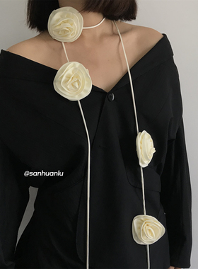 三环路缎面花朵长项链