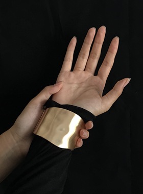 三环路简约女金属波纹宽手镯