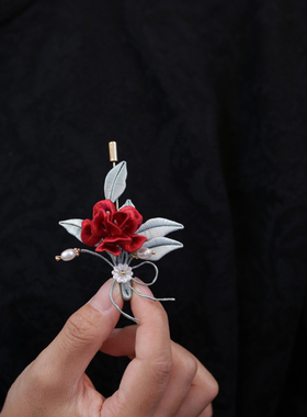 中式玫瑰花缠花胸针红色结婚胸花