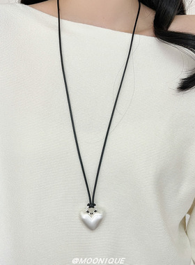韩系小众银色爱心吊坠项链女百搭日常长毛衣链锁骨链ins配饰吸睛