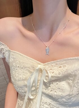 清冷感蓝色小鱼吊坠项链女可爱日常小众高级感百搭叠戴配饰锁骨链