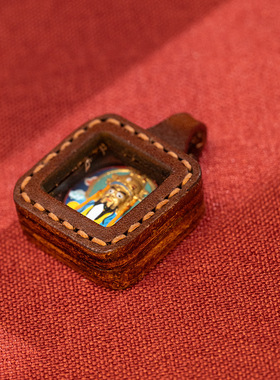 手绘唐卡本命黄财五爷绿度母扎基拉姆皮壳随身小吊坠手绘擦擦