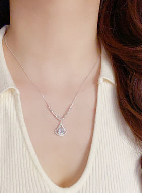设计感厚银满钻小裙子吊坠项链