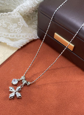 法式轻奢复古镶钻十字架项链