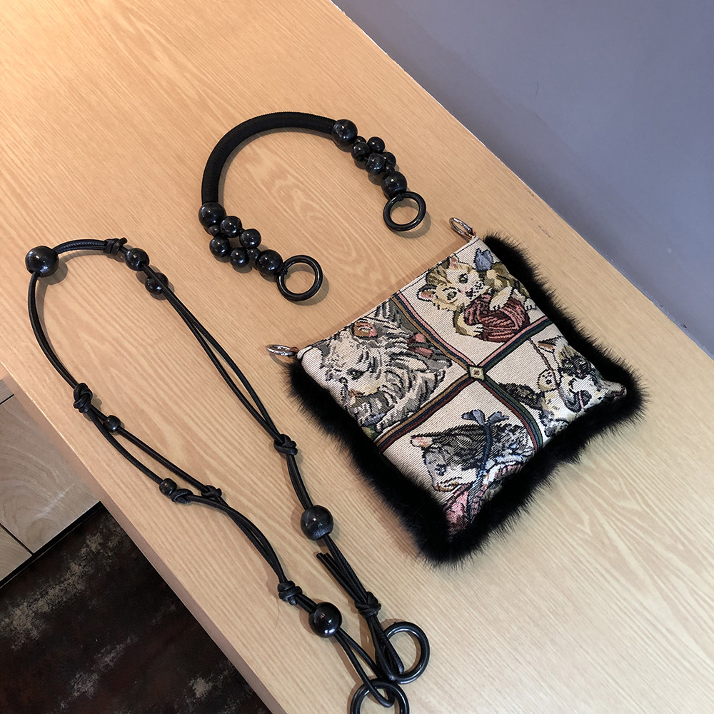 原创复古可爱猫咪毛绒小方包女tomssie秋冬新款休闲手提斜挎小包,淘宝优惠券,粉丝福利购,淘宝优惠卷