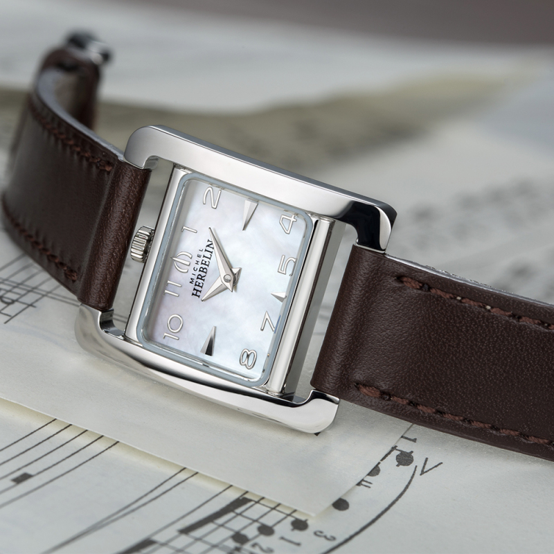 售罄法国赫柏林Herbelin 女士石英表绕带手表时尚名表17037/19CHO 售罄法国赫柏林Herbelin 女士石英表绕带手表时尚名表17037/19CHO