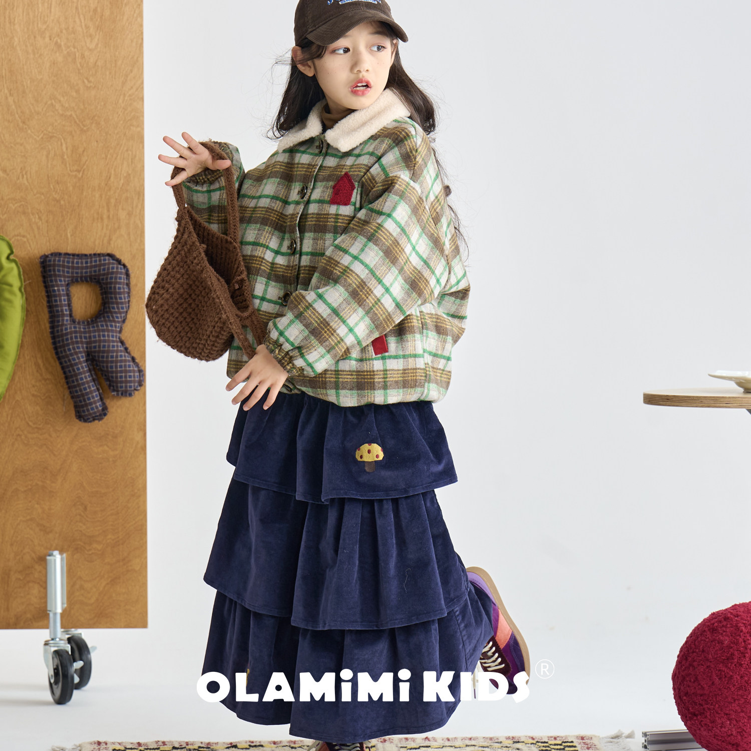 OLAMIMI儿童亲子2025冬新年复古夏加尔蓝刺绣灯芯绒荷叶边蛋糕裙,淘宝优惠券,粉丝福利购,淘宝优惠卷