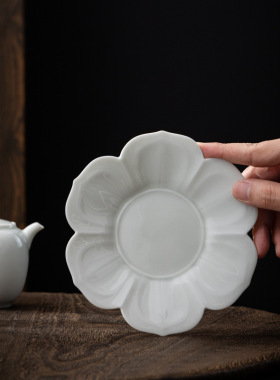 德化浮雕海浪纹异形壶承盘