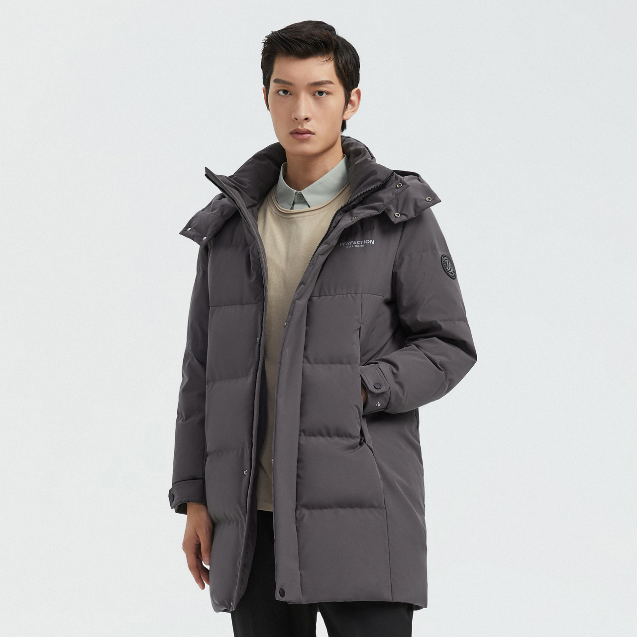  波司登服饰outlets店羽绒服