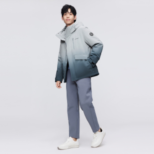 波司登奥莱渐变羽绒服