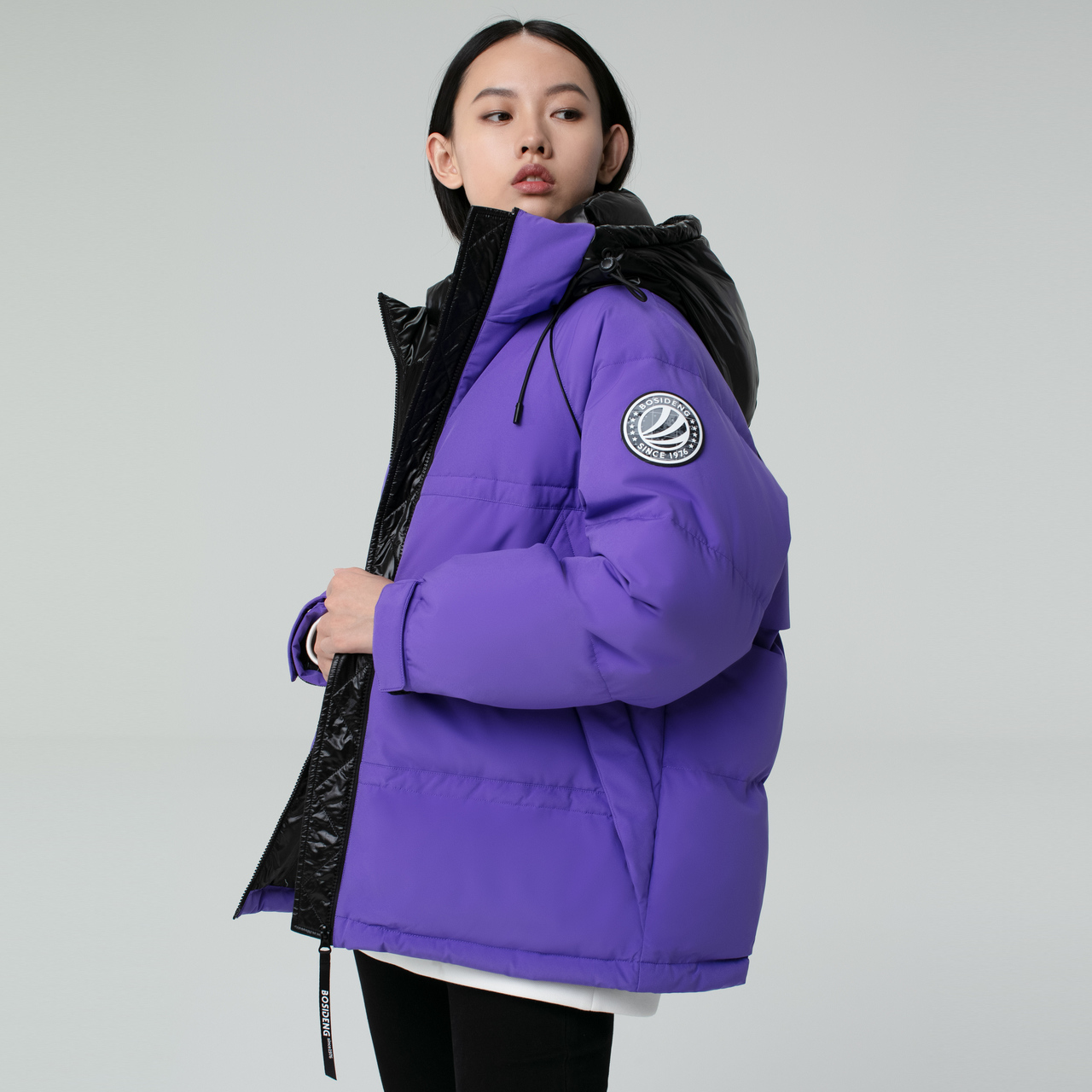  波司登服饰outlets店羽绒服