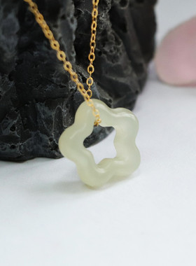 天然和田玉晴水五角星吊坠S925银项链珠宝精致镂空锁骨链和田玉珠