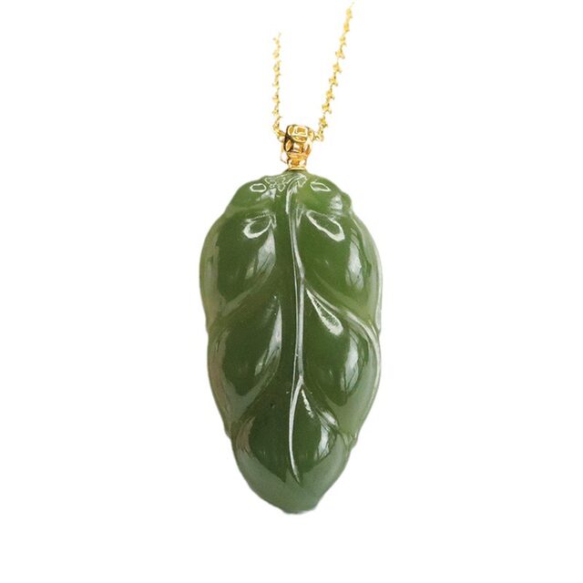 18K gold set with natural Hetian jade pendant Qingshui leaf jade necklace clavicle chain for women pure natural Qingshui material