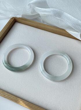 天然天山翠圆条手镯少女款细圆条玉手镯飘翠玉镯子新疆玉手镯雪翠