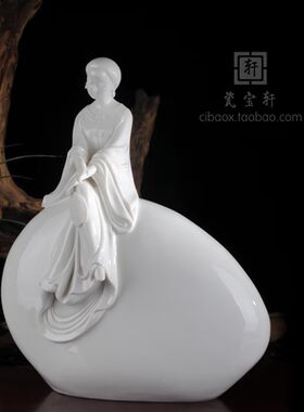 明清古典风仕女人物橱柜工艺摆件