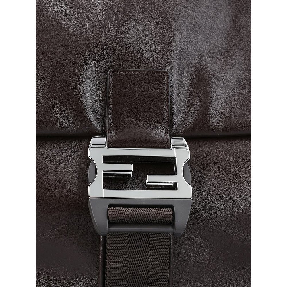 FENDI 男士斜挎包 7VA665AV8BF0H3AAI25 AW2025 深棕色 - 图2