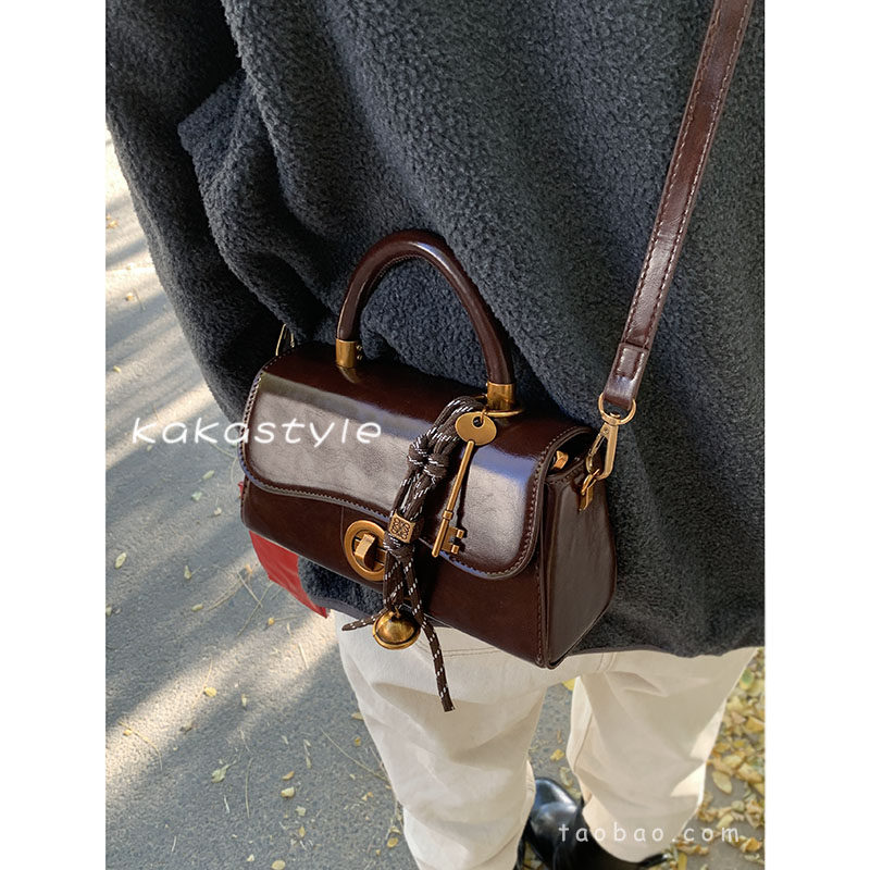 秋冬手提通勤包包女2024新款潮复古小方包百搭多功能单肩斜挎包,淘宝优惠券,粉丝福利购,淘宝优惠卷