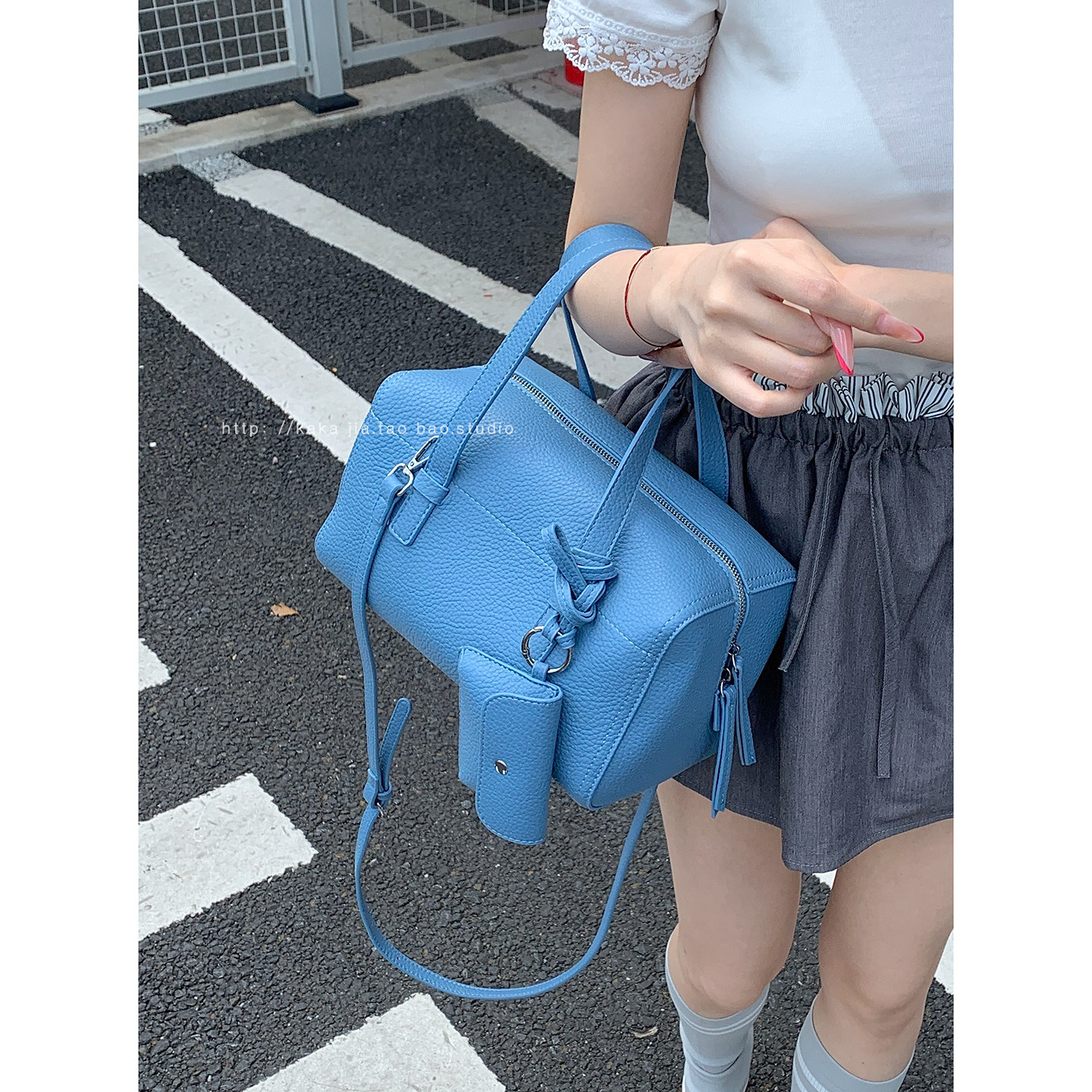 【蜜蜂欢乐社】夏天手提波士顿枕头包包女时尚高级感通勤包斜挎包