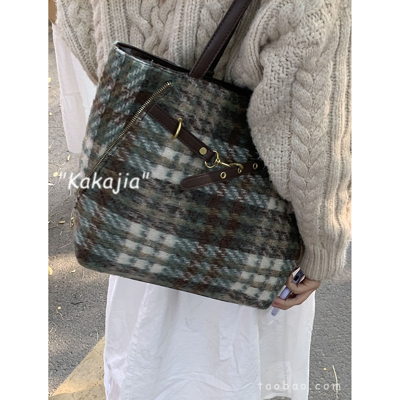 毛呢格子大容量包包女秋冬2024新款潮韩国托特包休闲大容量背包,淘宝优惠券,粉丝福利购,淘宝优惠卷