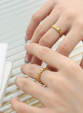 铜钱戒指钛钢不掉色钱多多素圈戒指旺财偏财戒指男士女士招财转运