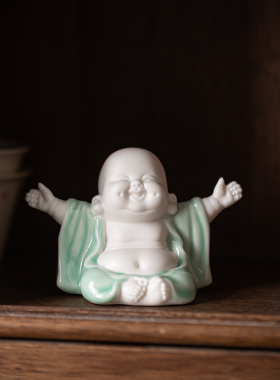 陶瓷招财开心弥勒佛小摆件办公室桌面博古架笑佛像装饰品茶桌摆设