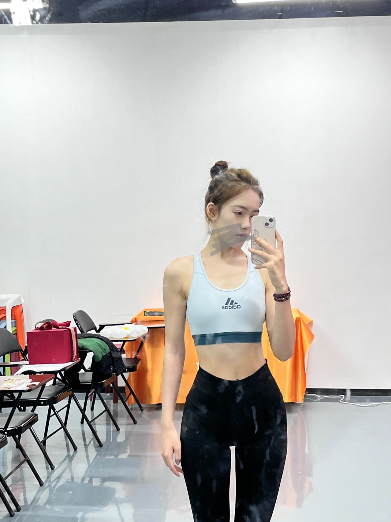 Adidas阿迪达斯健身衣女士正品健身瑜伽休闲胸衣内衣运动服GJ9698 - 图2