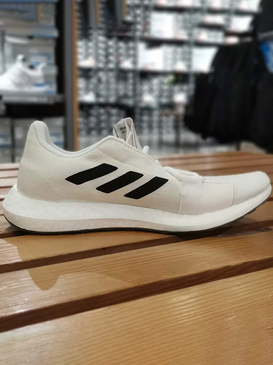 阿迪达斯男女BOOST跑步鞋新款Adidas透气运动鞋EG0959 0960GW8588 - 图3