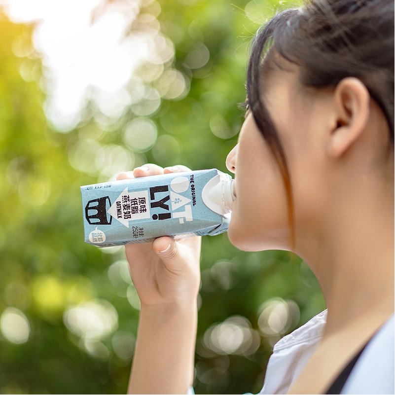 OATLY植物蛋白饮料0蔗糖添加燕麦奶原味低脂燕麦早餐奶250ml*6