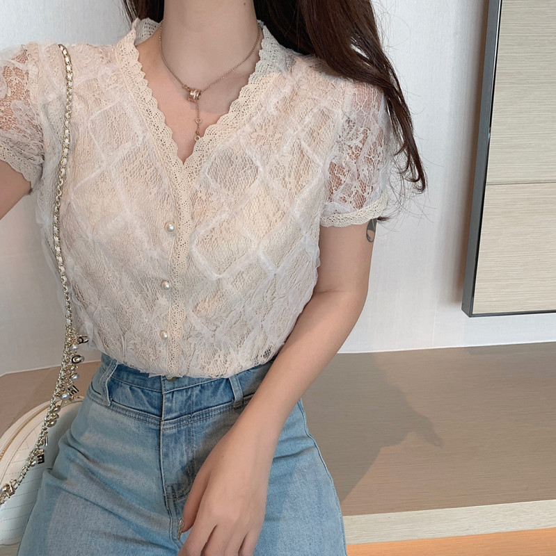 美丽盼旗舰店心机衬衫设计感超仙女夏装新款很仙的上衣洋气短袖V领蕾丝衫2