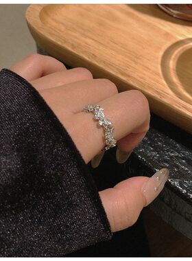 风高级感女饰品独特蝴蝶冷淡镶轻