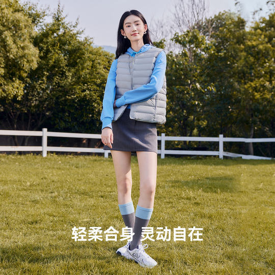 雪中飞秋季新款基础舒适轻薄女士短款保暖内搭排骨羽绒小马甲外套