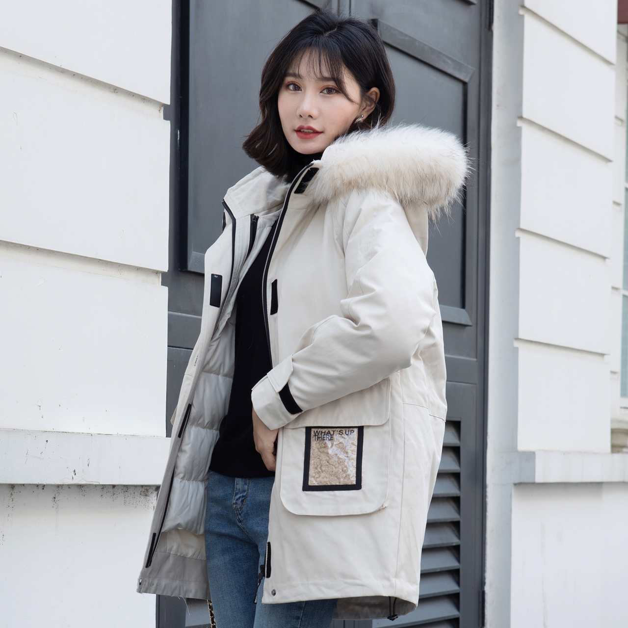 雪中飞 秋冬新款宽松潮流易搭时尚毛领印花口袋女士中长羽绒服 2019 雪中飞 秋冬新款宽松潮流易搭时尚毛领印花口袋女士中长羽绒服 2019