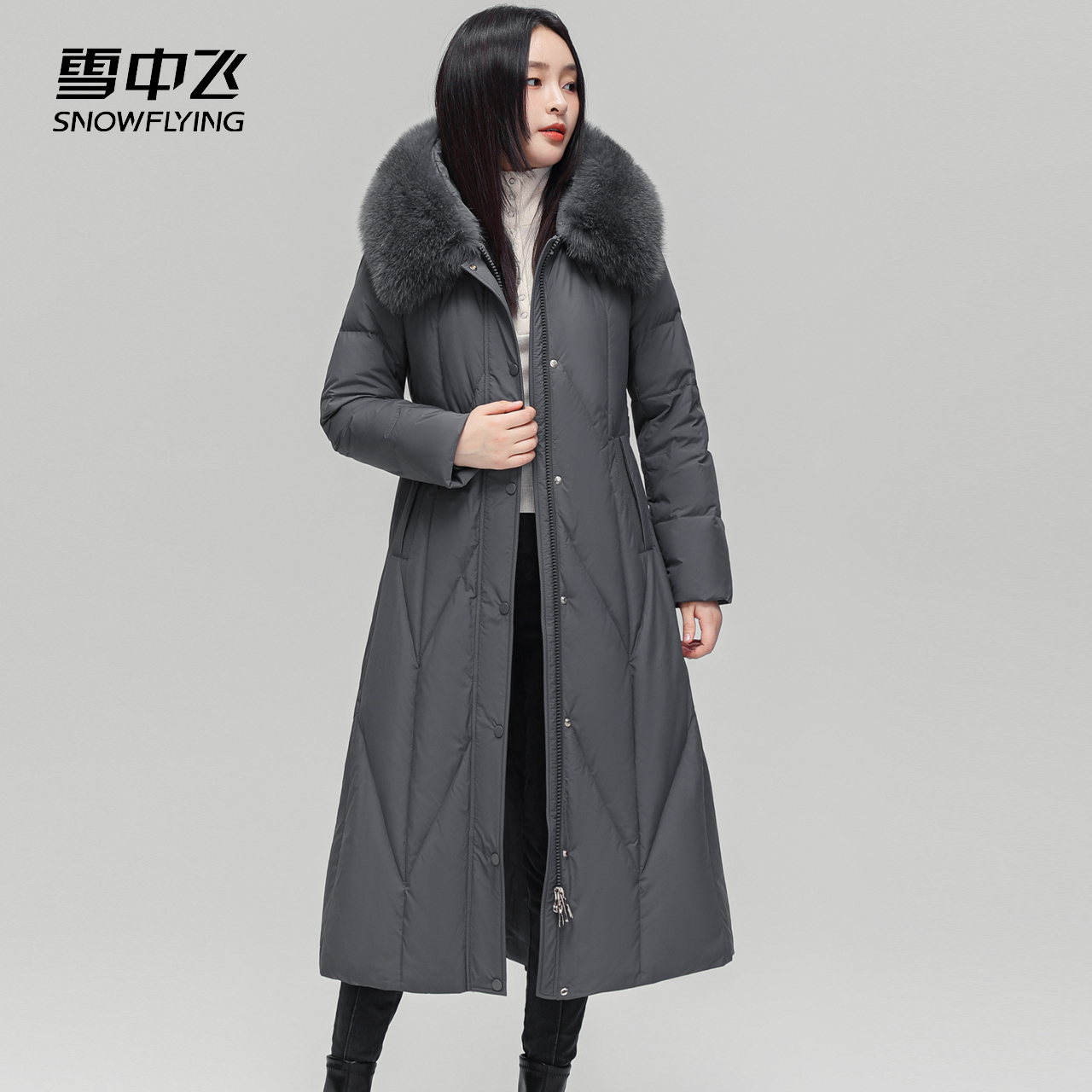 雪中飞2023秋冬新款奢华狐狸大毛领 雪中飞羽绒服