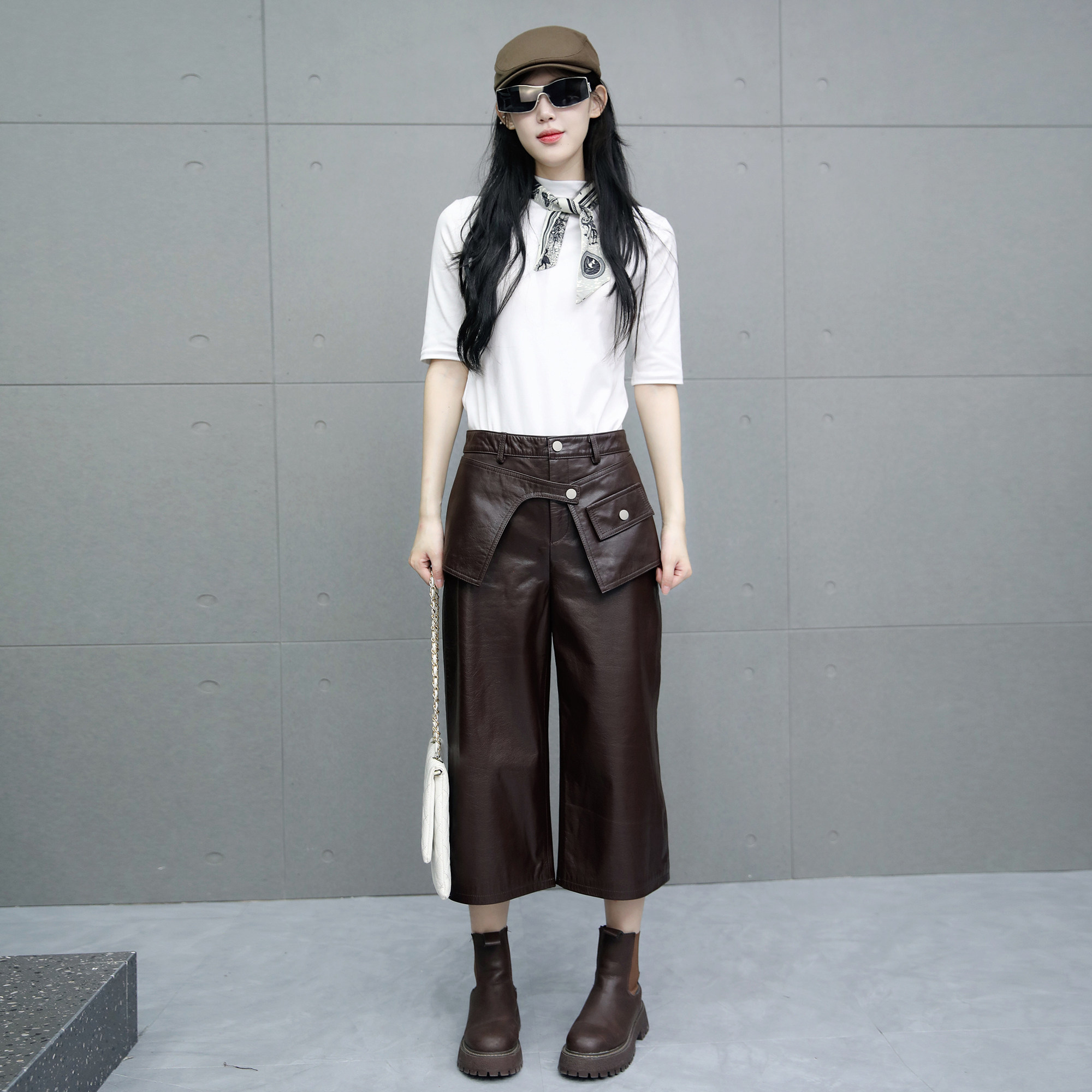 油蜡皮皮裤女2025年秋季新款真皮咖色七分裤牛皮靴裤显瘦直筒裤潮,淘宝优惠券,粉丝福利购,淘宝优惠卷