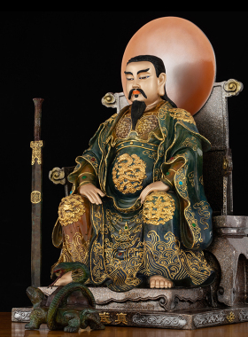 黄铜贴金漆线雕真武大帝神像摆件