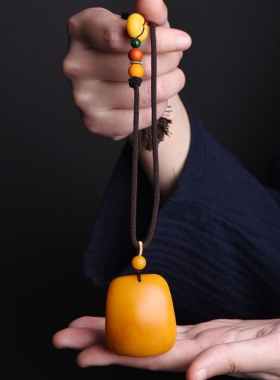 天然正品老蜜蜡无事牌吊坠女琥珀原石项链挂坠礼物毛衣链长款挂件