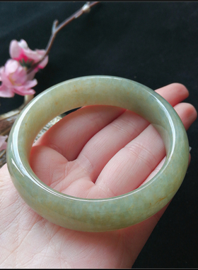 天然缅甸A货黄绿色内径翡翠手镯